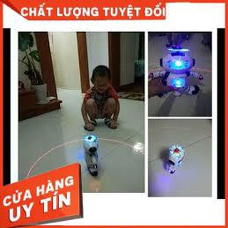 Đồ chơi Robot xoay 360 độ cho bé trai
