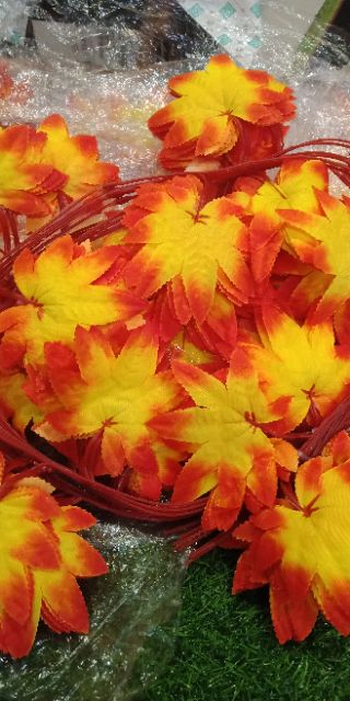 Dây Lá Phong Đỏ/ XANH dài 2m, 24 lá - dây lá giả dùng để trang trí tường rào, dây rủ - Ảnh thật