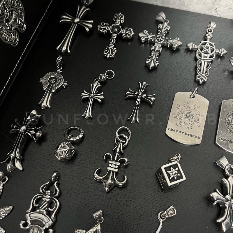 Mặt dây chuyền Chrome Heart THÉP TITAN không đen không gỉ