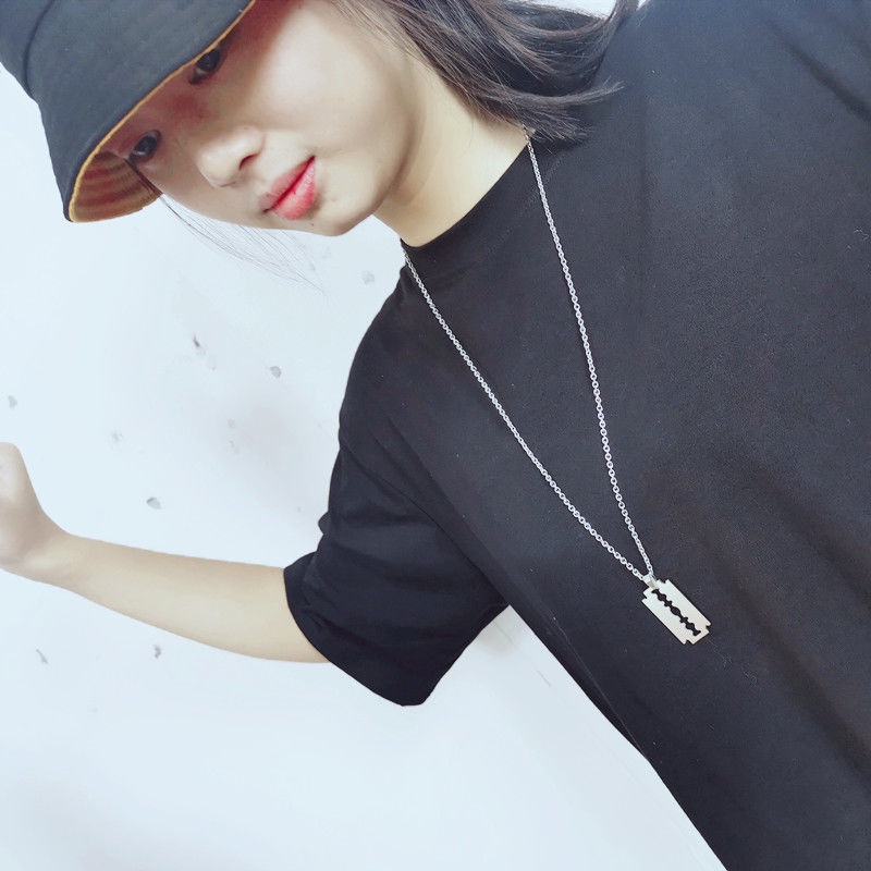 Vòng cổ Hình Lưỡi Dao Cạo Bằng Thép Không Gỉ Màu Bạc Thời Trang