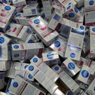 Kem đánh răng siêu trắng PERL WEISS