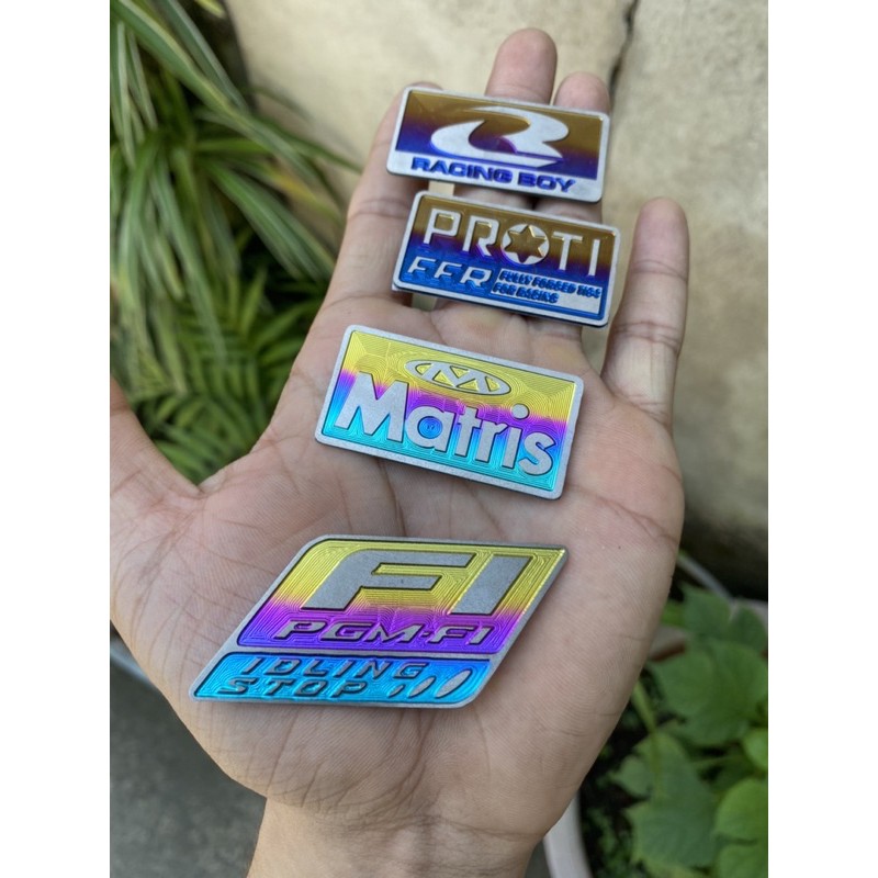 Tem titan logo Sẵn keo dán