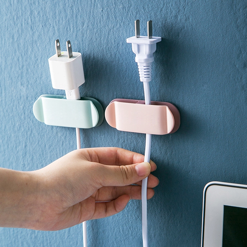 Set 4 Móc Dán Tường Treo Phích Cắm Điện Tiện Lợi