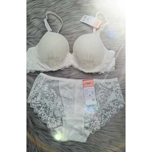 Áo Ngực Ren Lovely Mút Ép Mỏng Gọng Nhựa Đúc Bên Trong
