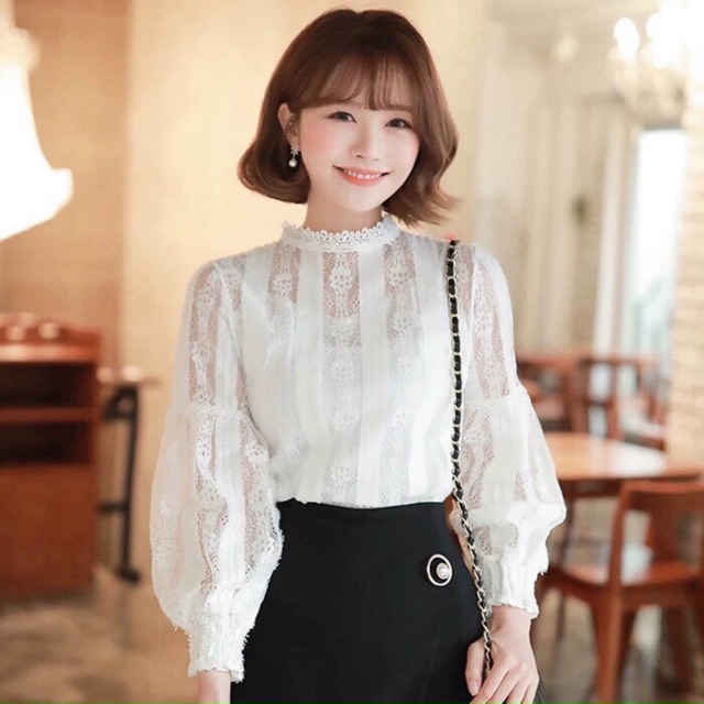 [Mã FAMARAL1 giảm 10K đơn 50K] Áo sơ mi nữ ren dài tay đẹp hai lớp dáng suông cổ tròn màu trắng be đi làm đi chơi TNT