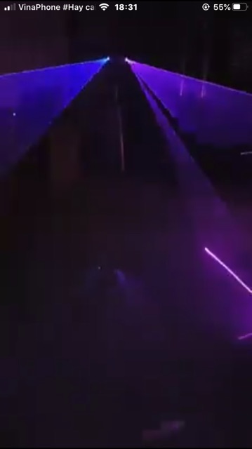 Đèn lade 4 cửa hình vòng cung pun 7 màu