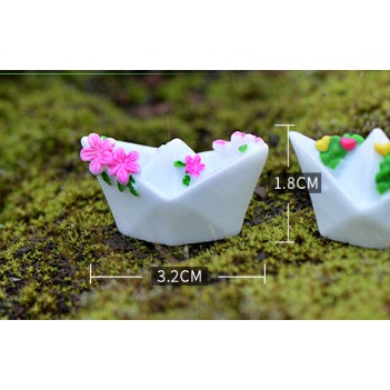Thuyền giấy làm tiểu cảnh quà tặng trang trí