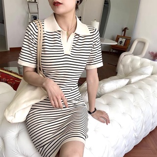 váy kẻ ngang polo
