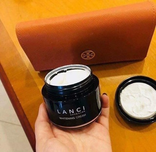 Kem dưỡng da lanci