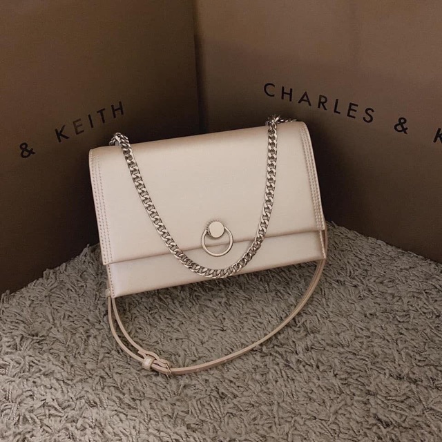 Túi cnk auth có sẵn