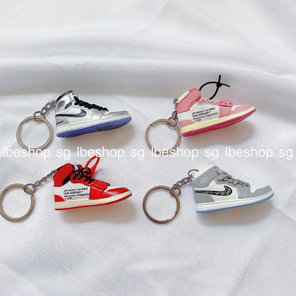 Móc khoá giày sneaker 3D Air Jordan 1 tỉ lệ 1:6, mô hình giày sneaker mini
