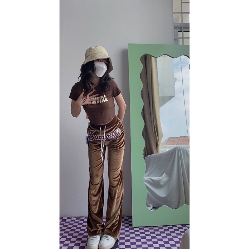 - Có sẵn - Quần dài nhung nâu / xanh lá