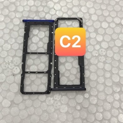 Khay sim Realme C2, gồm 03 ngăn chứa nano sim, kèm theo thẻ nhớ