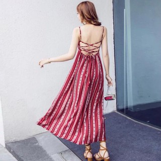 Váy đỏ sọc dọc đan lưng