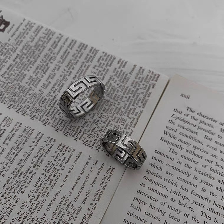 Nhẫn Nam Nữ Thép Titan Không Gỉ Hoa Văn Vạn Lý Trường Thành R07