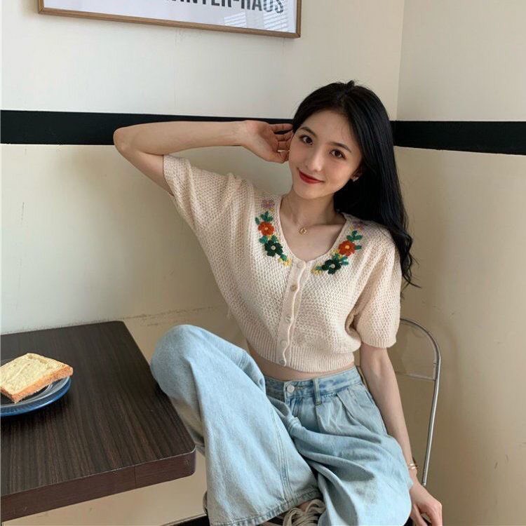 Áo Len Croptop Thêu Hoa, Áo Len Cọc Ngắn Tay Thời Trang Điệu Đà Nữ Tính Cho Chị Em | BigBuy360 - bigbuy360.vn