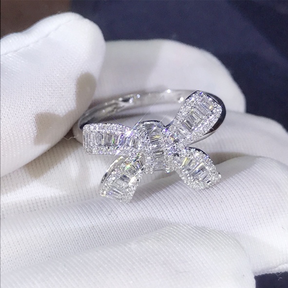 Nhẫn mạ bạc hình nơ đính đá sang trọng