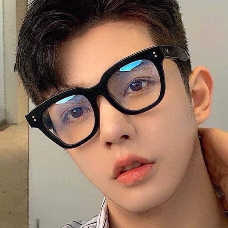 Kính Mắt Giả Cận 2 Chấm Gọng Chữ V Form Vuông Siêu Hot Trend
