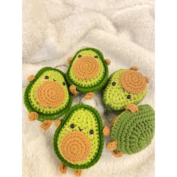 Móc khoá trái bơ bằng len handmade