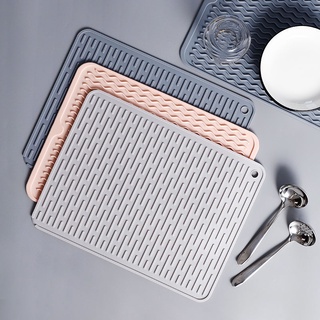Tấm Lót Bàn Ăn Bằng Silicone Mềm Dày Dặn Cách Nhiệt Chống Trượt / Bỏng / Thấm Nước Tiện Dụng