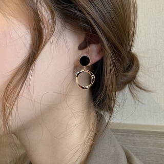 Ladies Fashion Luxury Silver Earrings Black Circle Fashion Creative Earrings