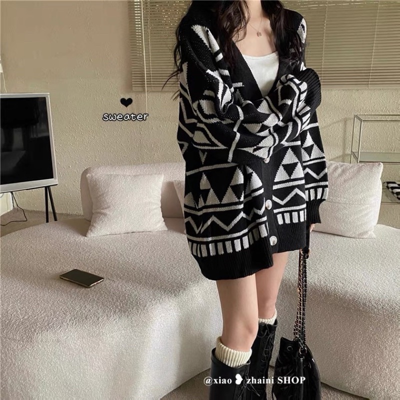 Áo cardigan len dày dáng dài oversize trùm mông dày dặn hoạ tiết kim cương tam giác hai màu đỏ đen bigsize