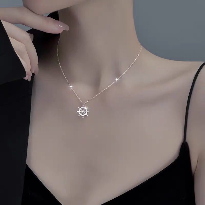 Dây chuyền mỏ neo bánh lái đính đá