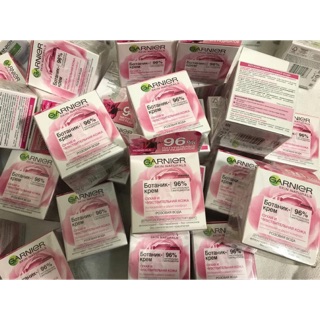 Kem dưỡng ẩm cho da khô và da nhạy cảm Garnier