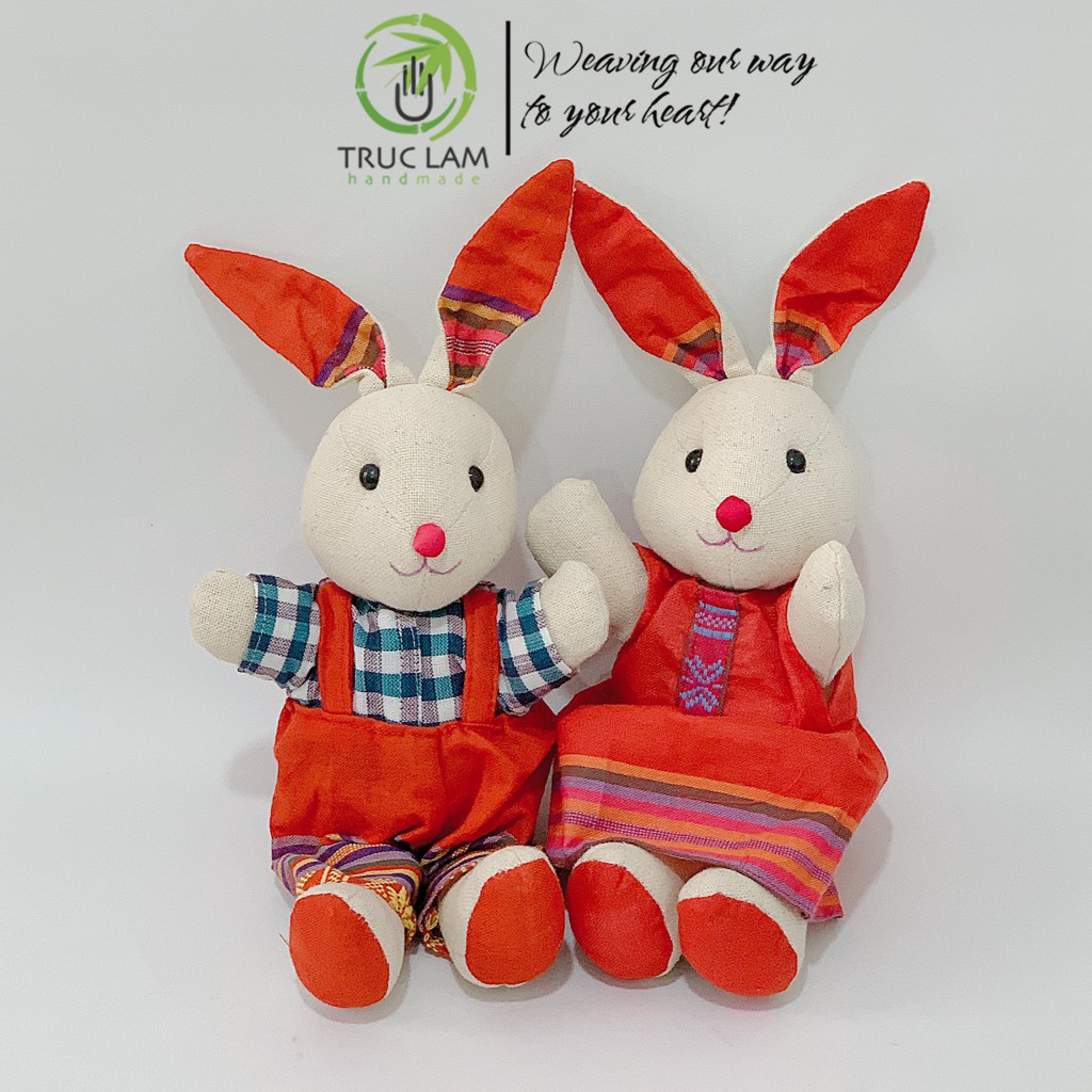 Combo Đôi Bạn Thỏ Nhồi Bông Mặc Trang Phục Vải Dệt Tay Thổ Cẩm Thái Mai Châu Size Lớn – Trúc Lâm Handmade