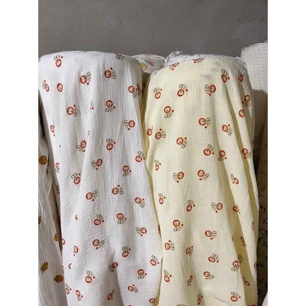 vải xô muslin 2 lớp hình sư tử đỏ mới chất đẹp mềm mịn may khăn tắm bé trai
