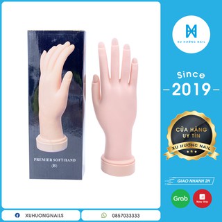 Bàn tay giả gắn móng sơn mẫu - học Nail