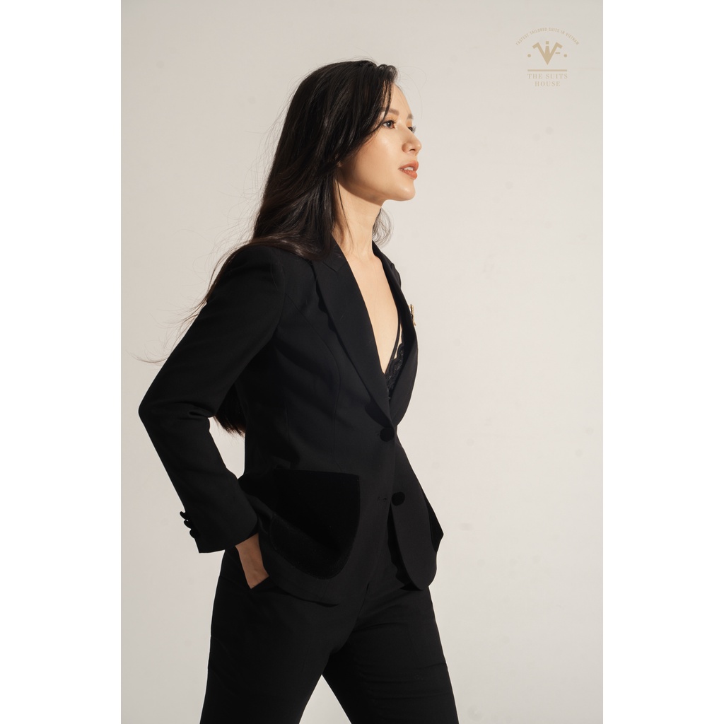 [Mã BMBAU50 giảm 50K đơn 150K] Bộ đồ vest nữ đen THE SUITS HOUSE túi đắp nhung, 2 khuy