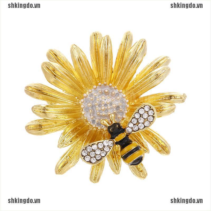 Trâm Cài Áo Hình Con Ong Và Hoa Cúc