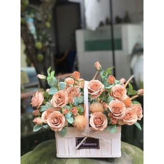 Giỏ Hoa lụa màu nâu tây