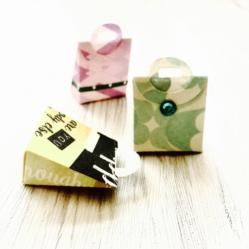 Khuôn Cắt Giấy Làm Từ Kim Loại Hình Hộp Đựng Thẻ Trang Trí Scrapbook