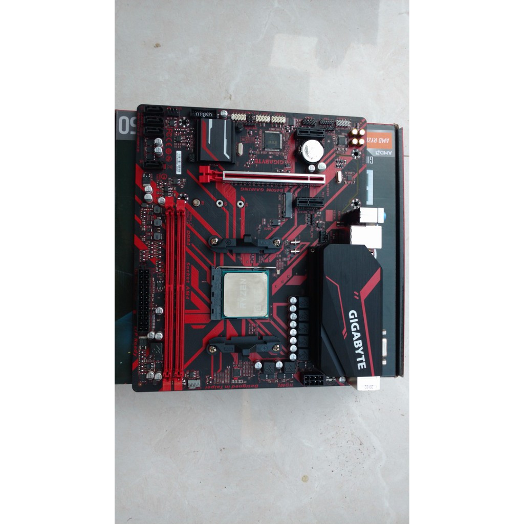 COMBO MAIN AMD GIGABYTE B450 GAMMING CPU AMD RYZEN 3 2200G
