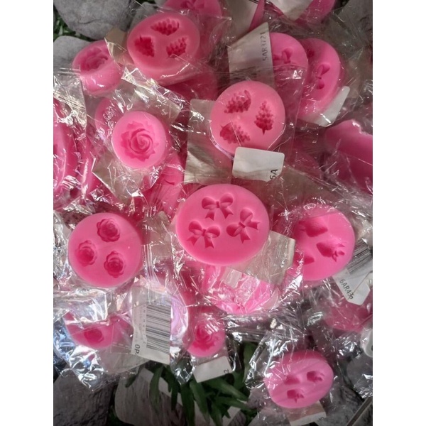 Khuôn silicon hình trái dâu