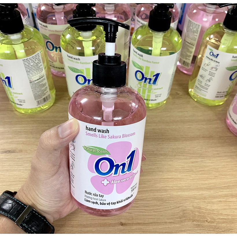 COMBO 2 chai nước rửa tay sạch khuẩn ON1 hương BamBoo Charcoal và Fresh Sakura (2 chai x 500ml) RT506 + RT507