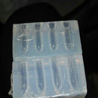 Khuôn son Nhật 4 lỗ