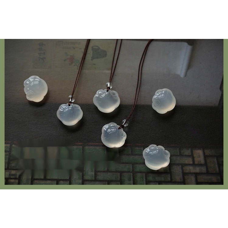 Vòng Cổ Dây Bện Mặt Đám Mây Đá Chalcedony Auspicious Ruyi Thiết Kế Cổ Điển Cho Nữ