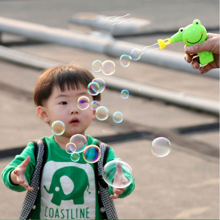 Súng bắn bong bóng xà phòng ngộ nghĩnh, Tặng kèm chai xà phòng