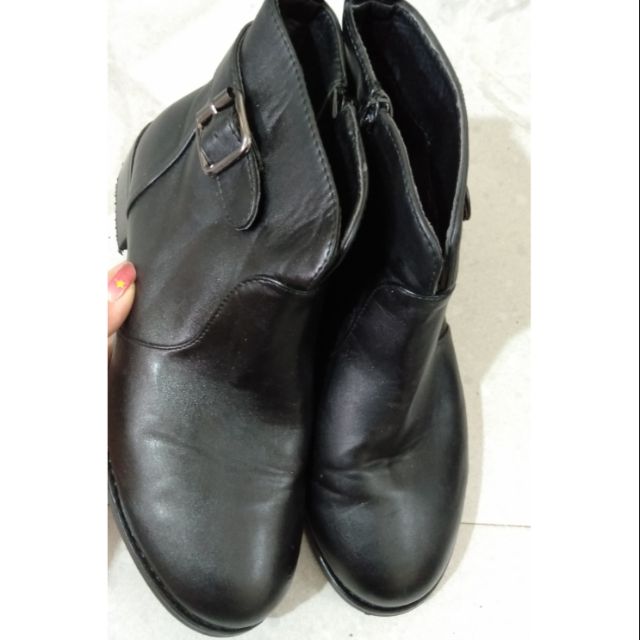 Giày secondhand