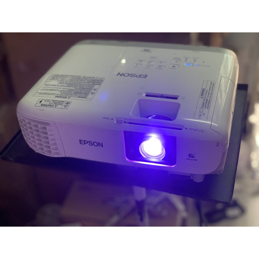 Máy chiếu EPSON X39 Chiếu Bóng Đá Xem Phim Siêu Đẹp