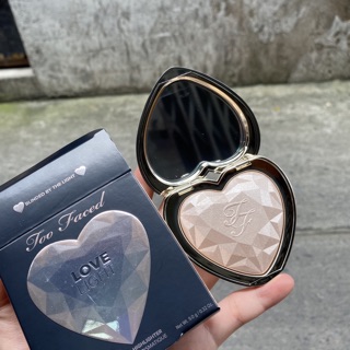 PHẤN BẮT SÁNG TOOFACED LOVE LIGHT HIGHLIGHTER.