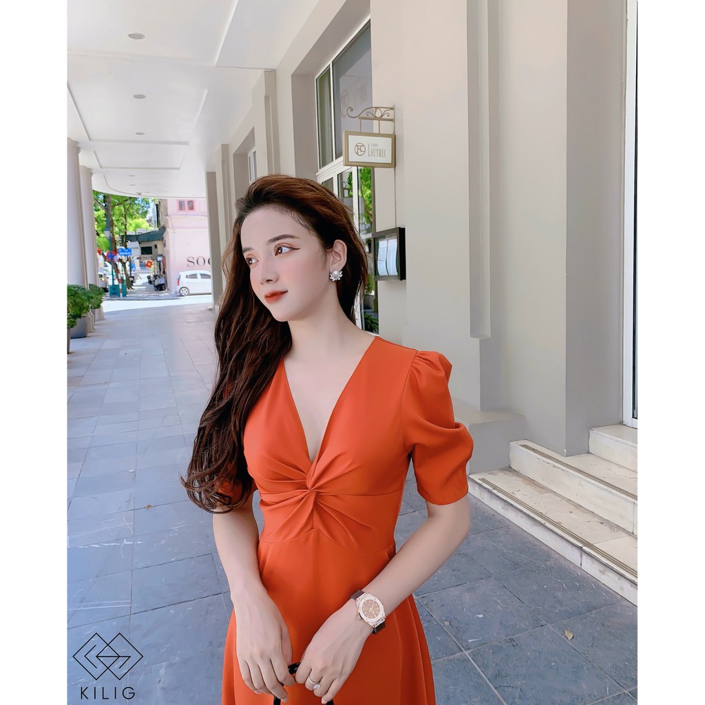 Váy xoắn ngực màu cam đất, tôn da, chất liệu Trượt Hàn mềm mát, không nhăn không nhàu