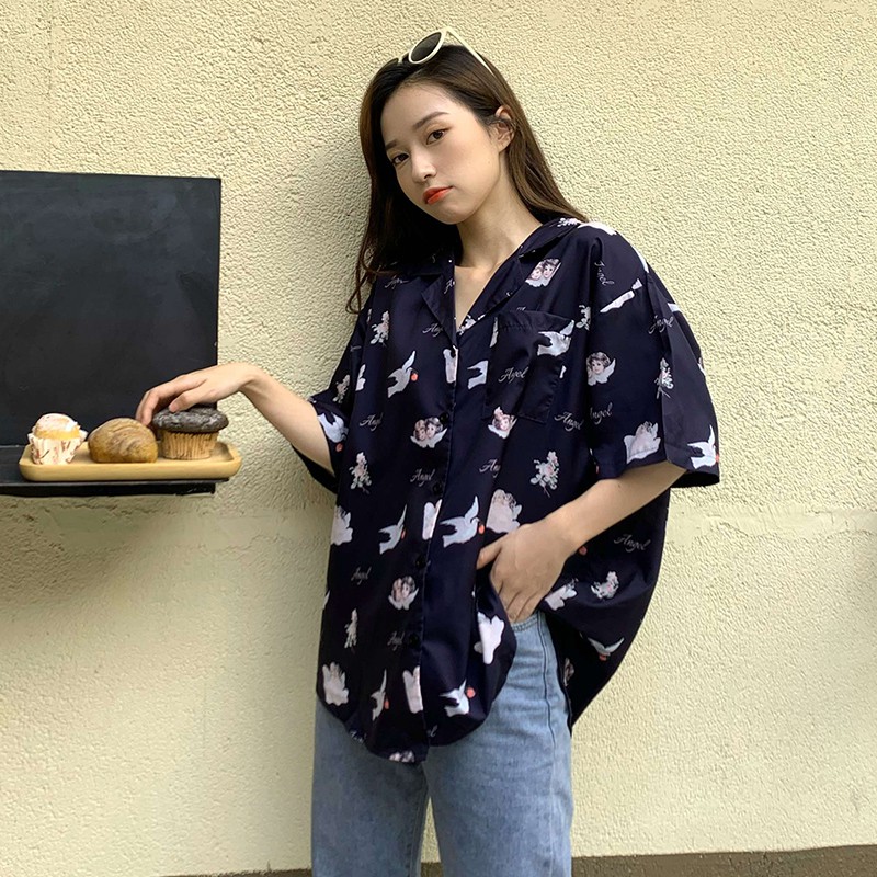 LEEVA - Áo sơ mi họa tiết Angel phối chữ phong cách Hàn Quốc: Angel Đen