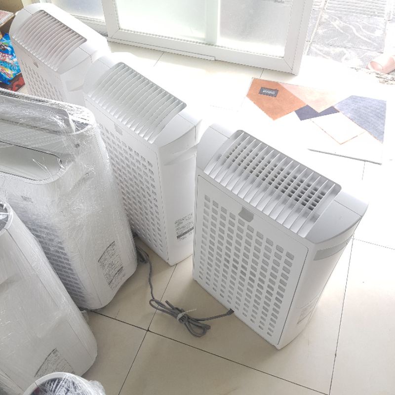 Máy lọc không khí bù ẩm Sharp KC K T Y 30