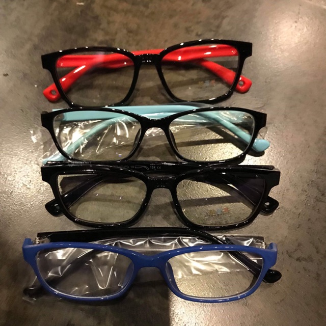 Kinh chong tia sang xanh