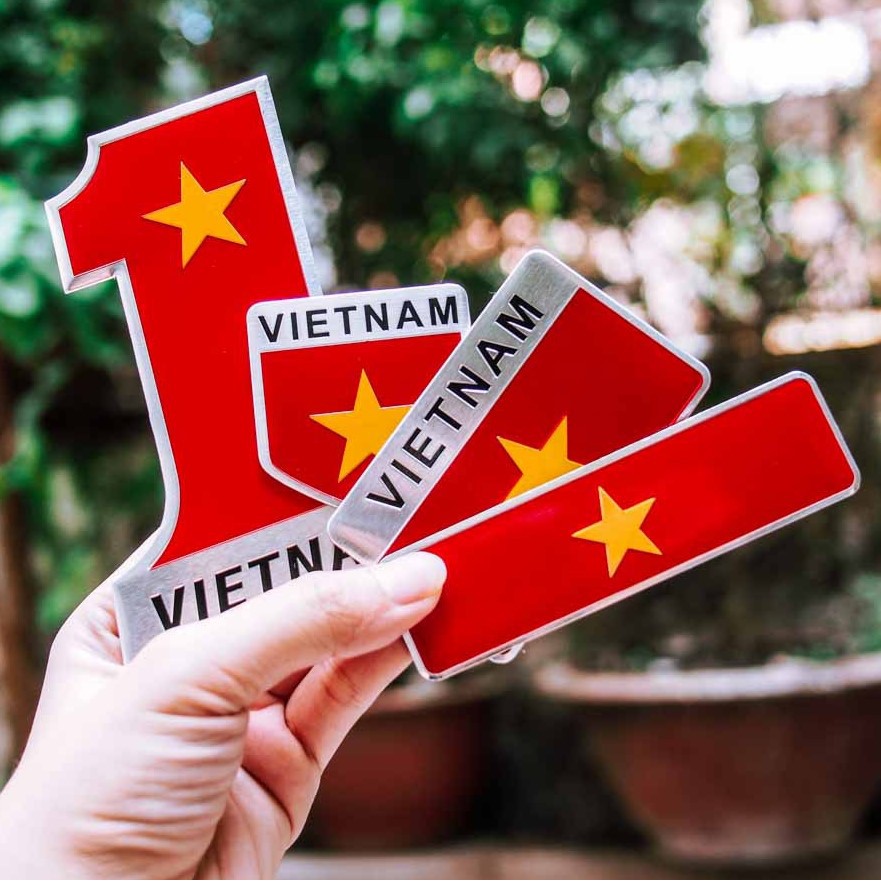 [NHIỀU MẪU] Decal trang trí bằng hợp kim loại lá cờ Việt Nam
