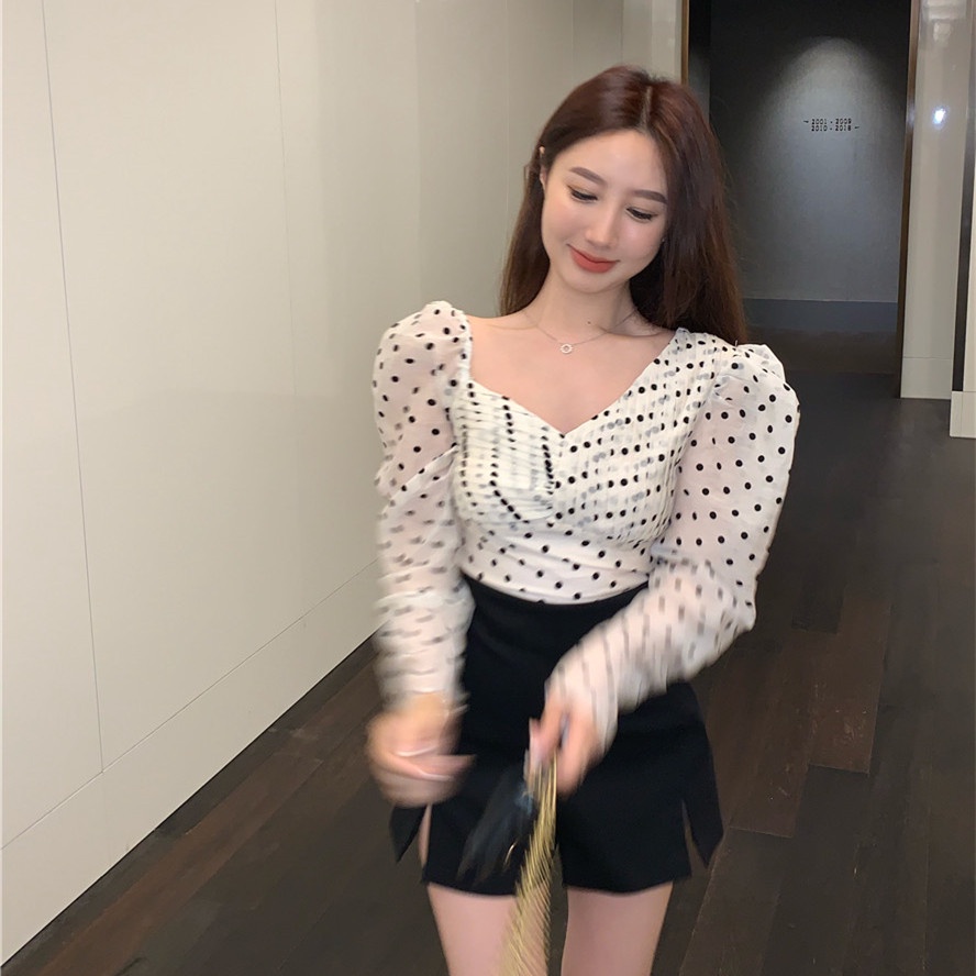 Áo Lửng Tay Dài Hoạ Tiết Chấm Bi Thiết Kế Độc Đáo Hợp Thời Trang